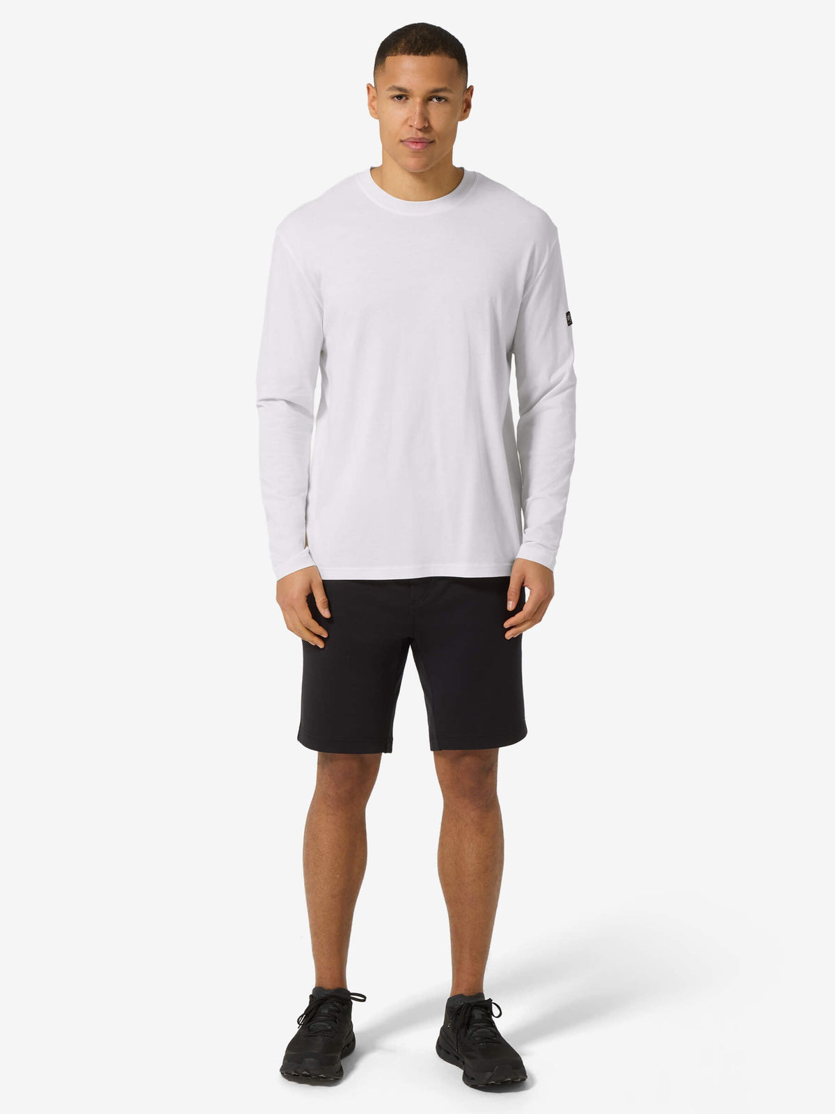 Miesten Casual Bio Cotton LS puuvilla-merinopaita, väri Bright White – mallin päällä