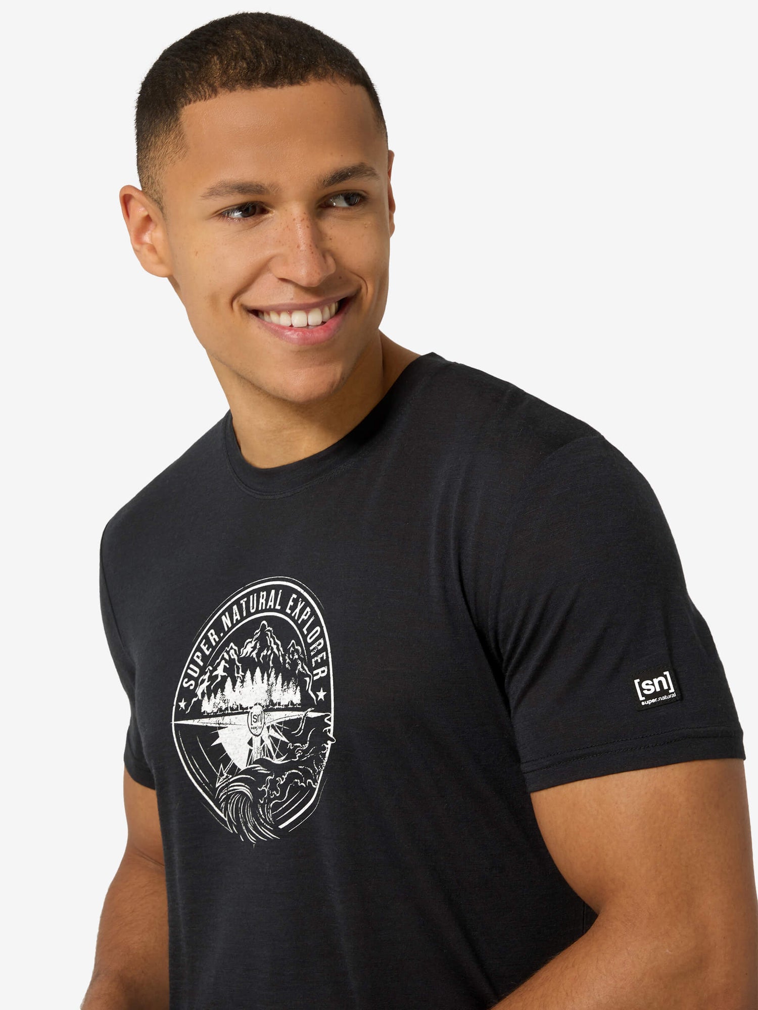 SUPER.NATURAL EXPLORING TEE MIESTEN MERINOPAITA