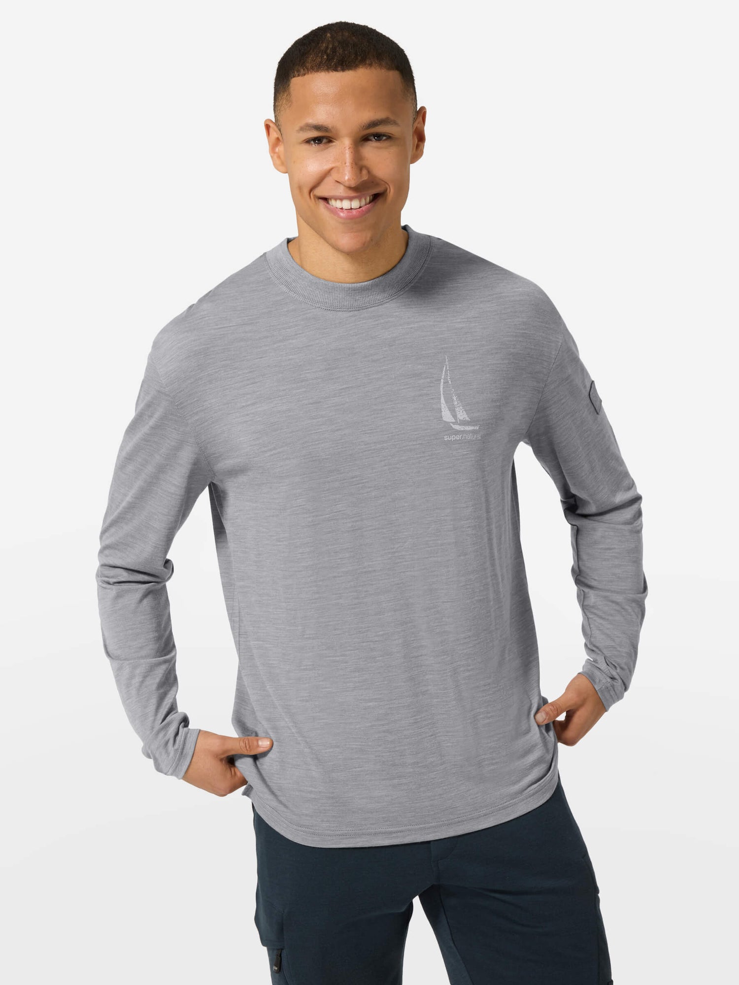 SUPER.NATURAL SAILING BOAT BIO J - MIESTEN PITKÄHIHAINEN PAITA