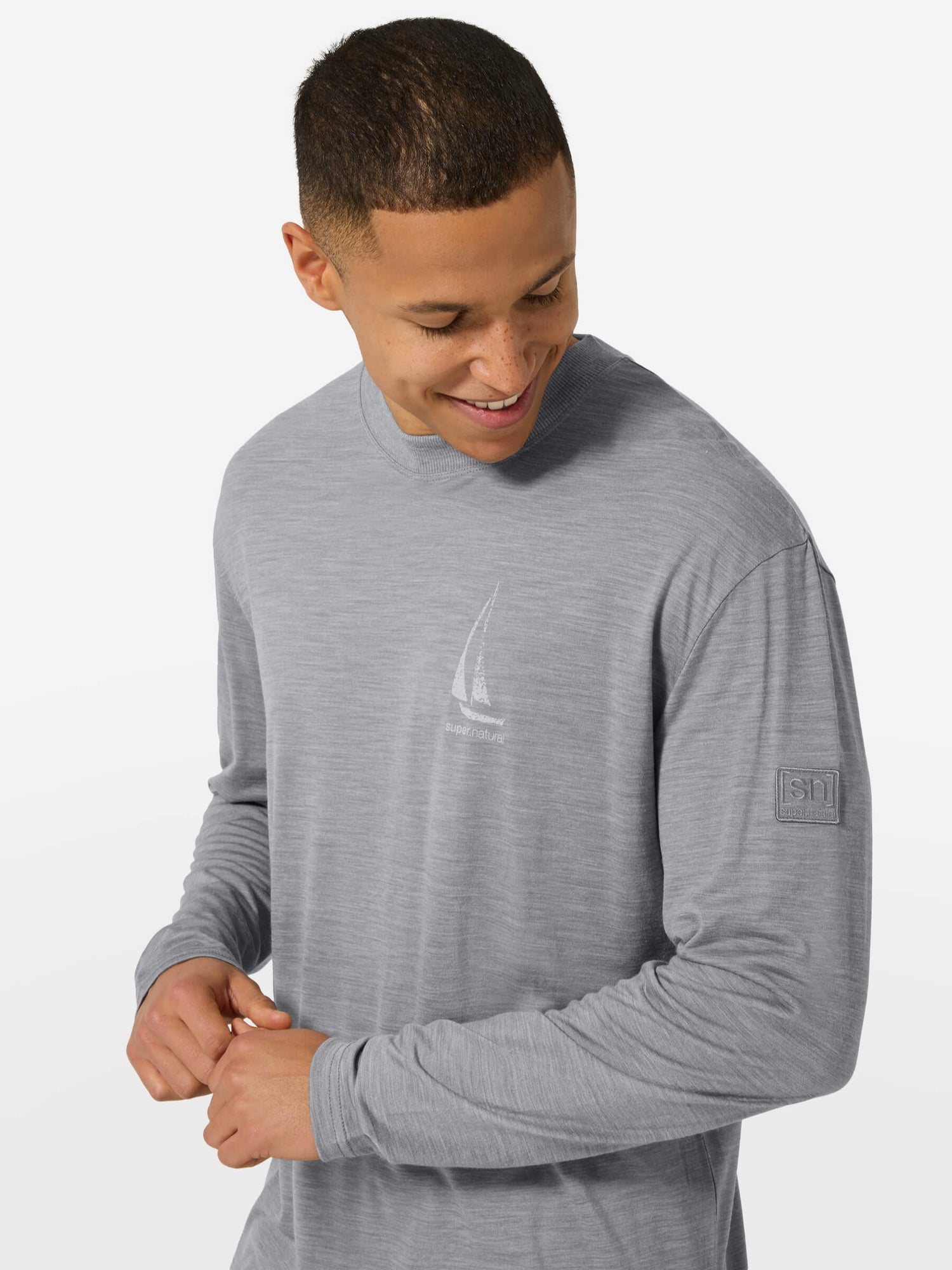 SUPER.NATURAL SAILING BOAT BIO J - MIESTEN PITKÄHIHAINEN PAITA