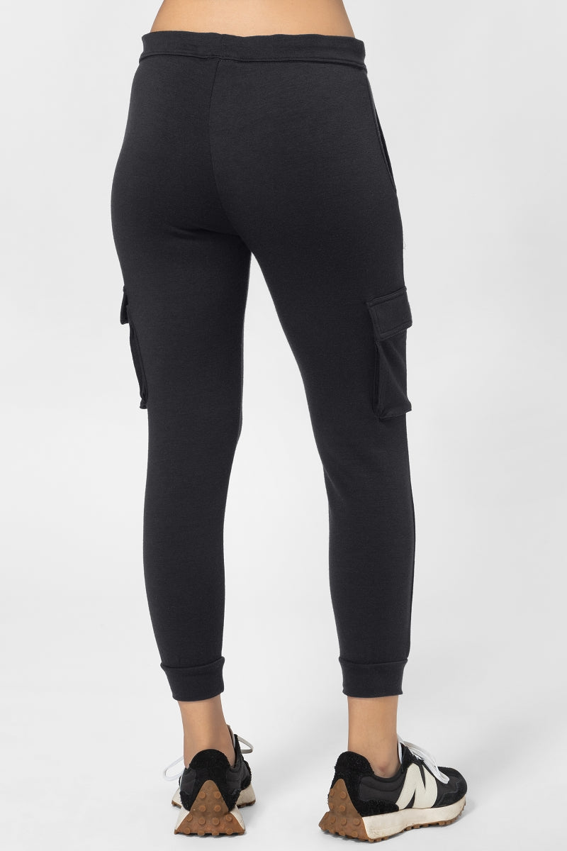 NAISTEN CITY CARGO REISITASKUHOUSUT