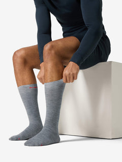 Wool Guardians polvisukka 2-pack, väri Cashmere Grey Melange – mallin päällä