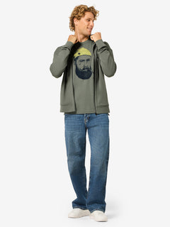 Miesten Everyday Hoodie merinohuppari, väri Eucalyptus – mallin päällä