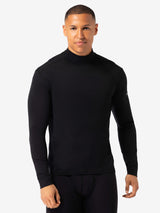 Miesten Tundra175 poolokauluksellinen merinopaita, väri Jet Black – mallin päällä
