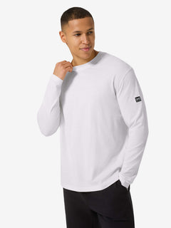 Miesten Casual Bio Cotton LS puuvilla-merinopaita, väri Bright White – mallin päällä