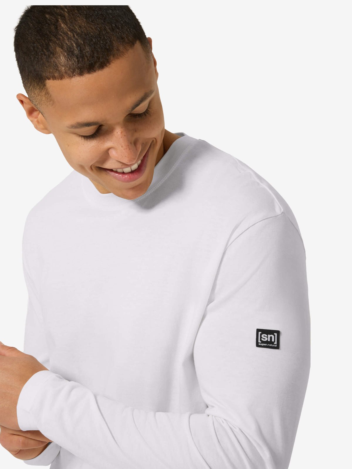 Miesten Casual Bio Cotton LS puuvilla-merinopaita, väri Bright White – mallin päällä