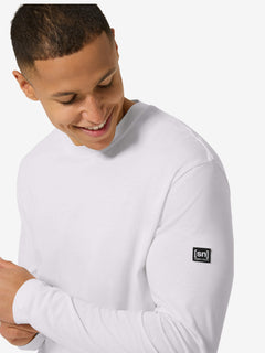 Miesten Casual Bio Cotton LS puuvilla-merinopaita, väri Bright White – mallin päällä