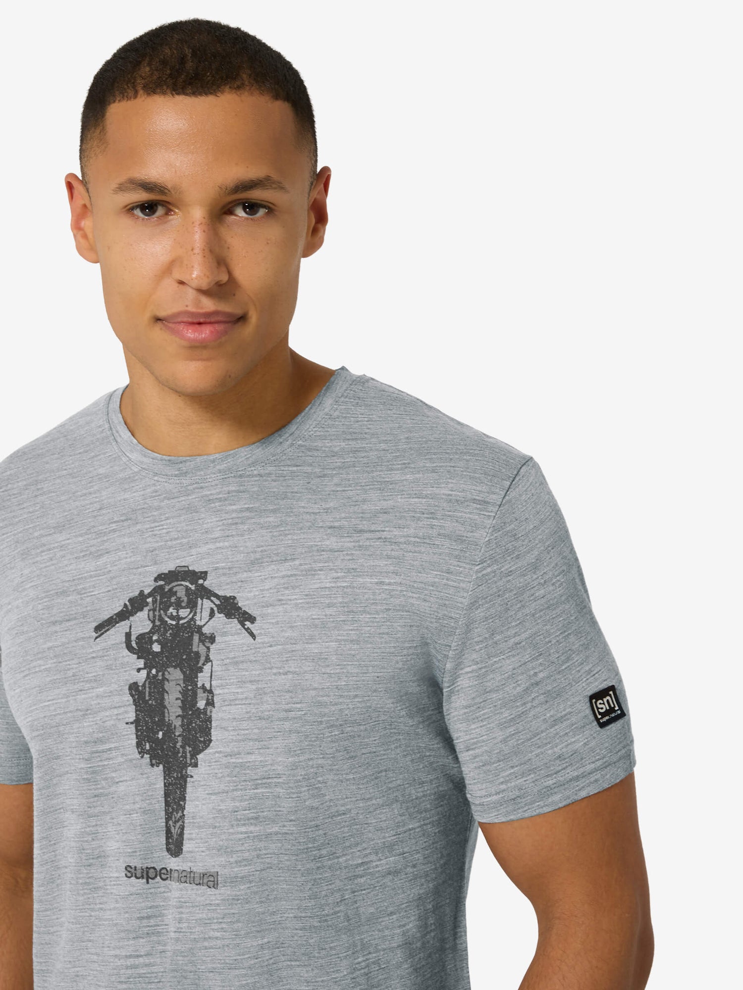 MIESTEN SCRAMBLER TEE MERINOVILLAINEN T-PAITA