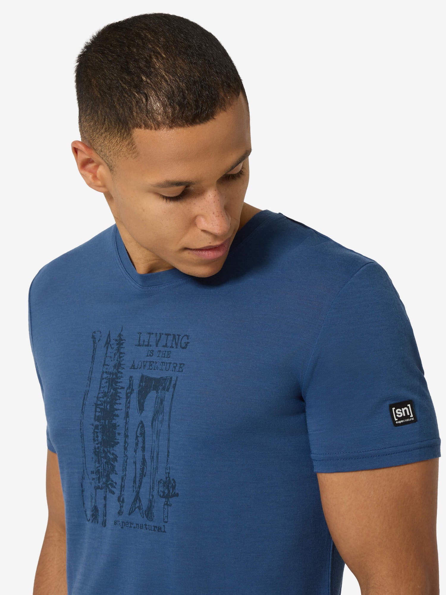 SUPER NATURAL FISHING ADVENTURE TEE - MIESTEN MERINO T-PAITA