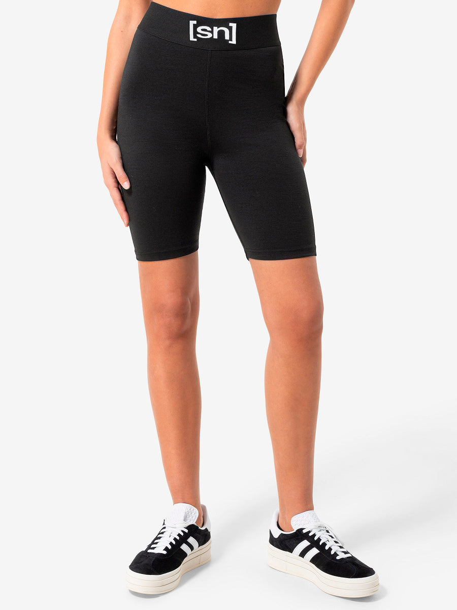 NAISTEN FITNESS SHORTS LYHYET TRIKOOT