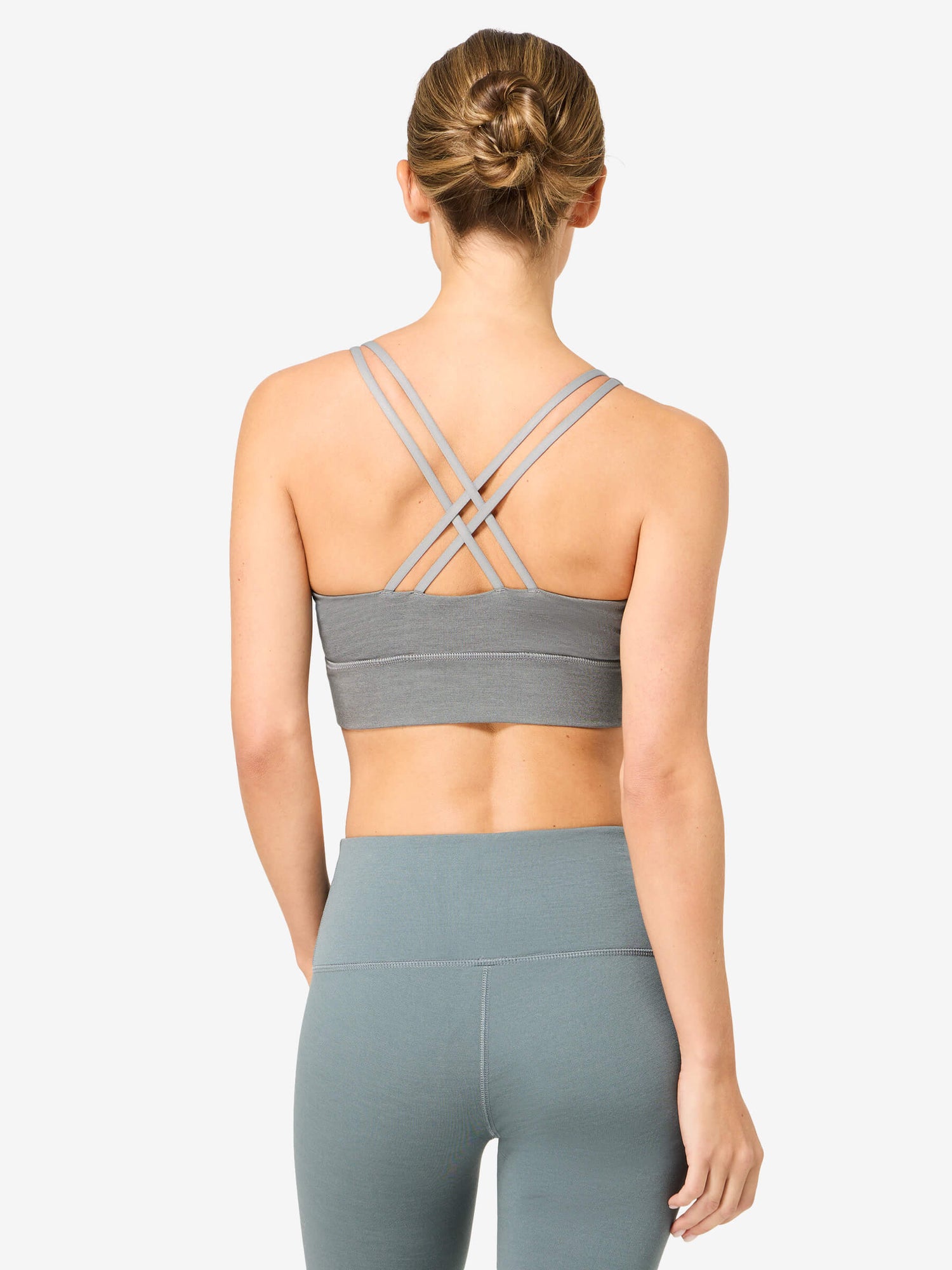 Naisten All Day Super Top merinotoppi, väri Cashmere Grey Melange – mallin päällä