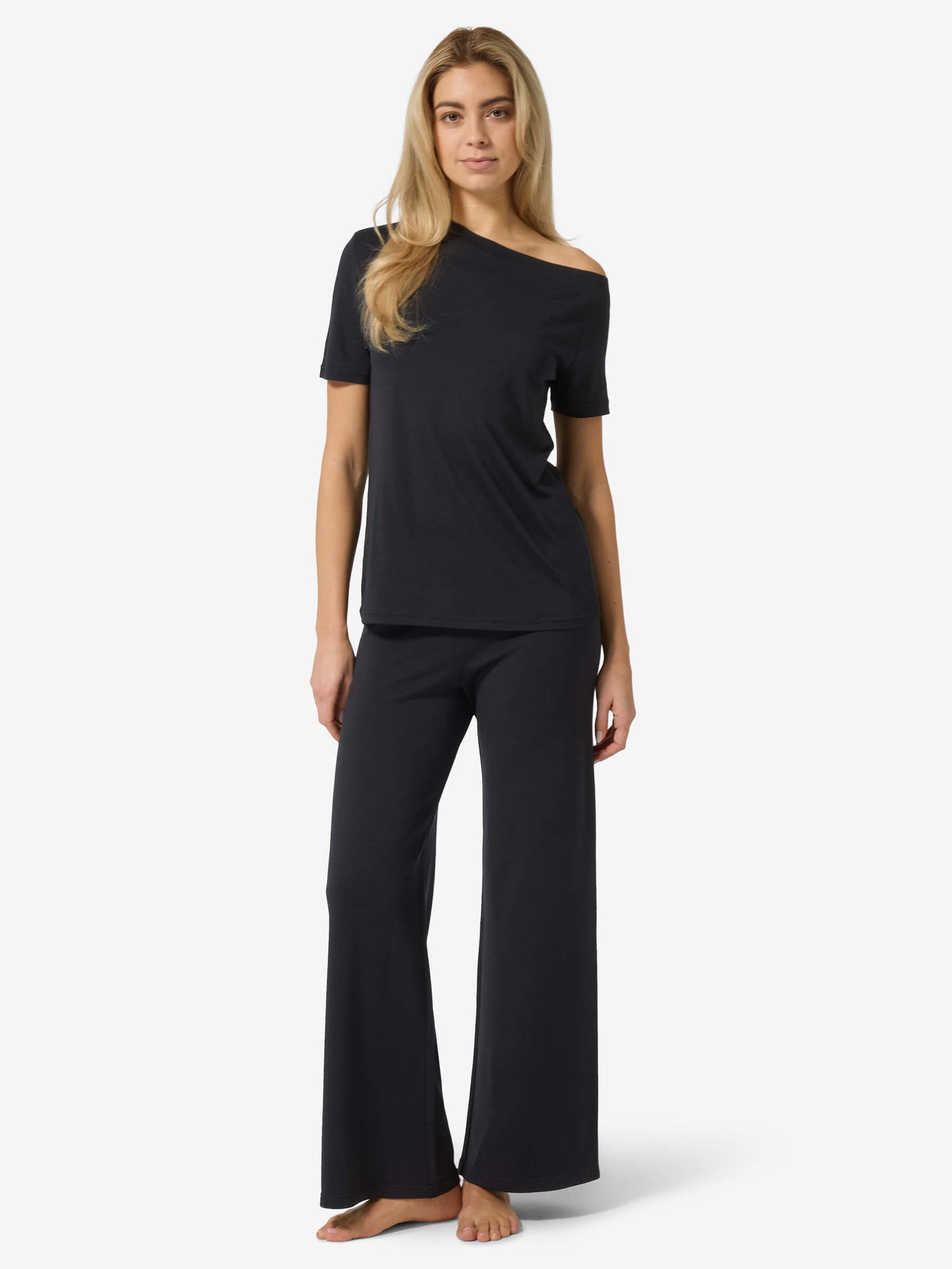 SUPER.NATURAL DROP SHOULDER TEE RENTO NAISTEN MERINOVILLAPAITA