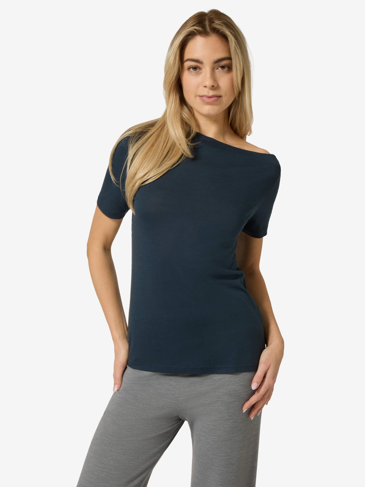 SUPER.NATURAL DROP SHOULDER TEE RENTO NAISTEN MERINOVILLAPAITA