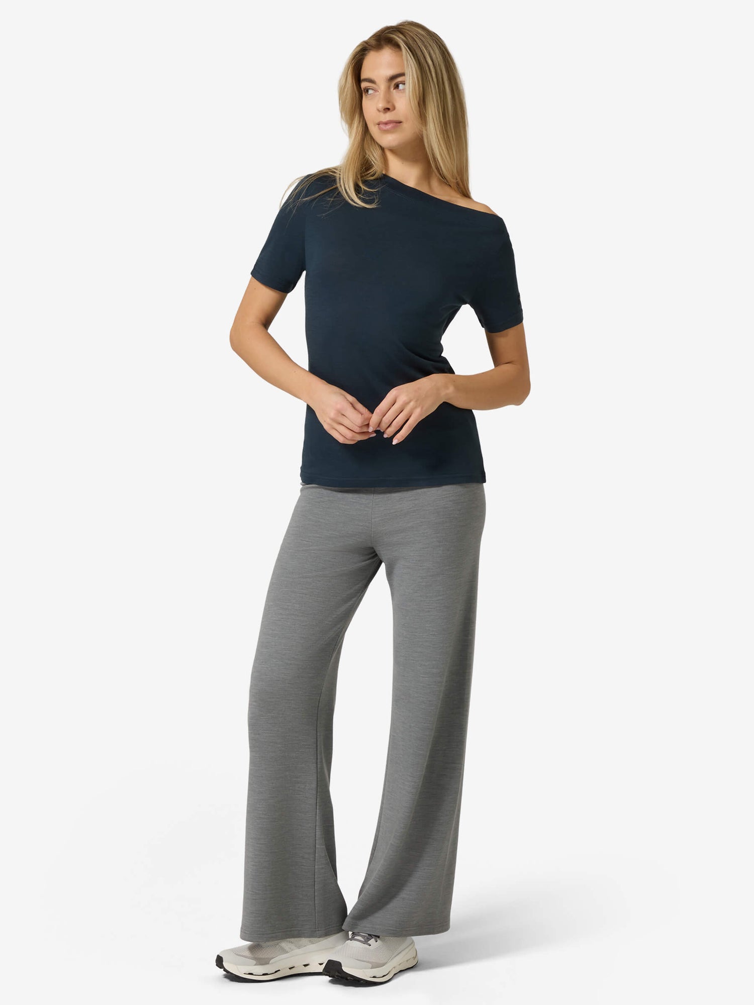 SUPER.NATURAL DROP SHOULDER TEE RENTO NAISTEN MERINOVILLAPAITA