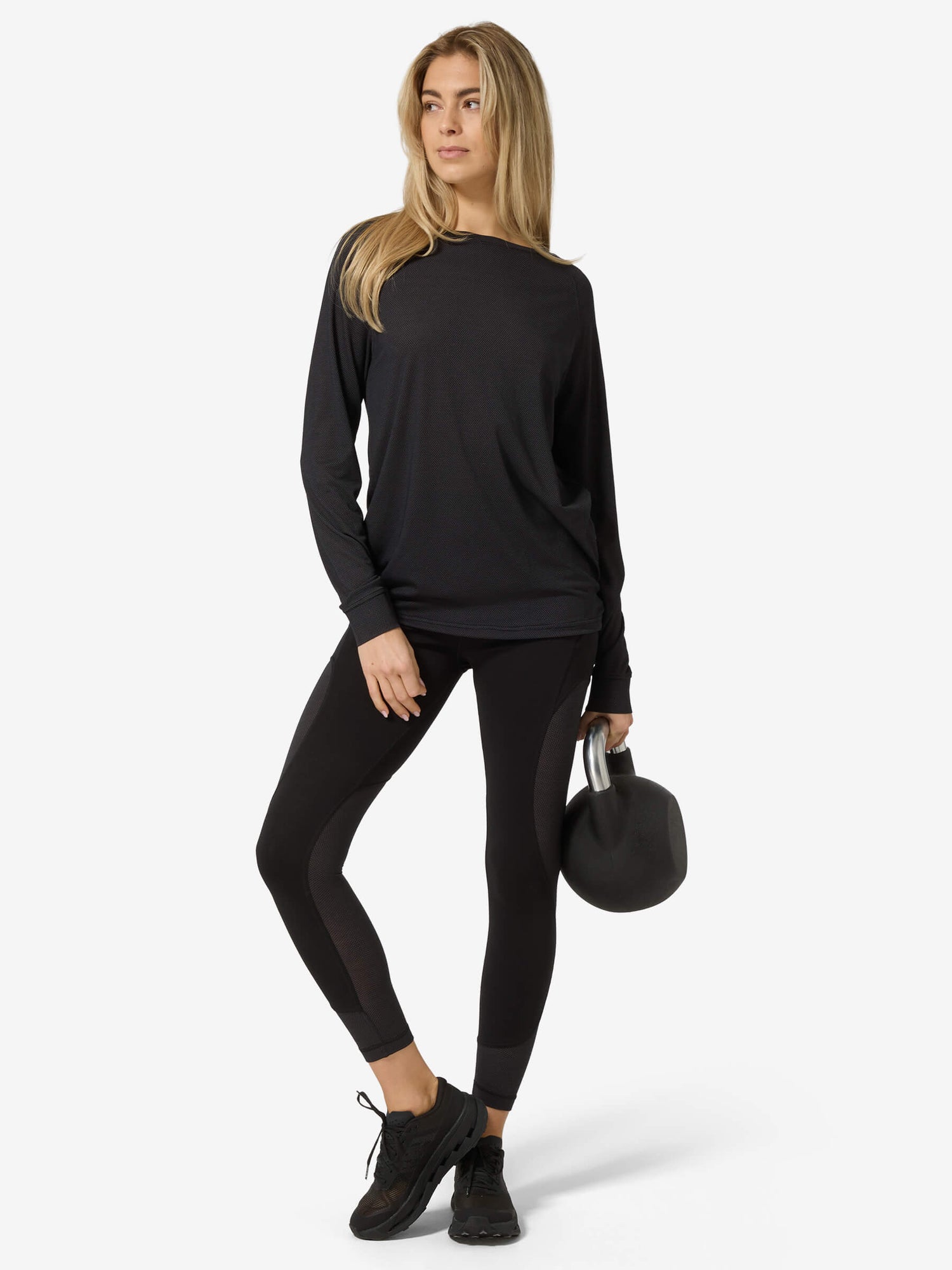 SUPER.NATURAL LEISURE AIR LS NAISTN PITKÄHIHAINEN PAITA