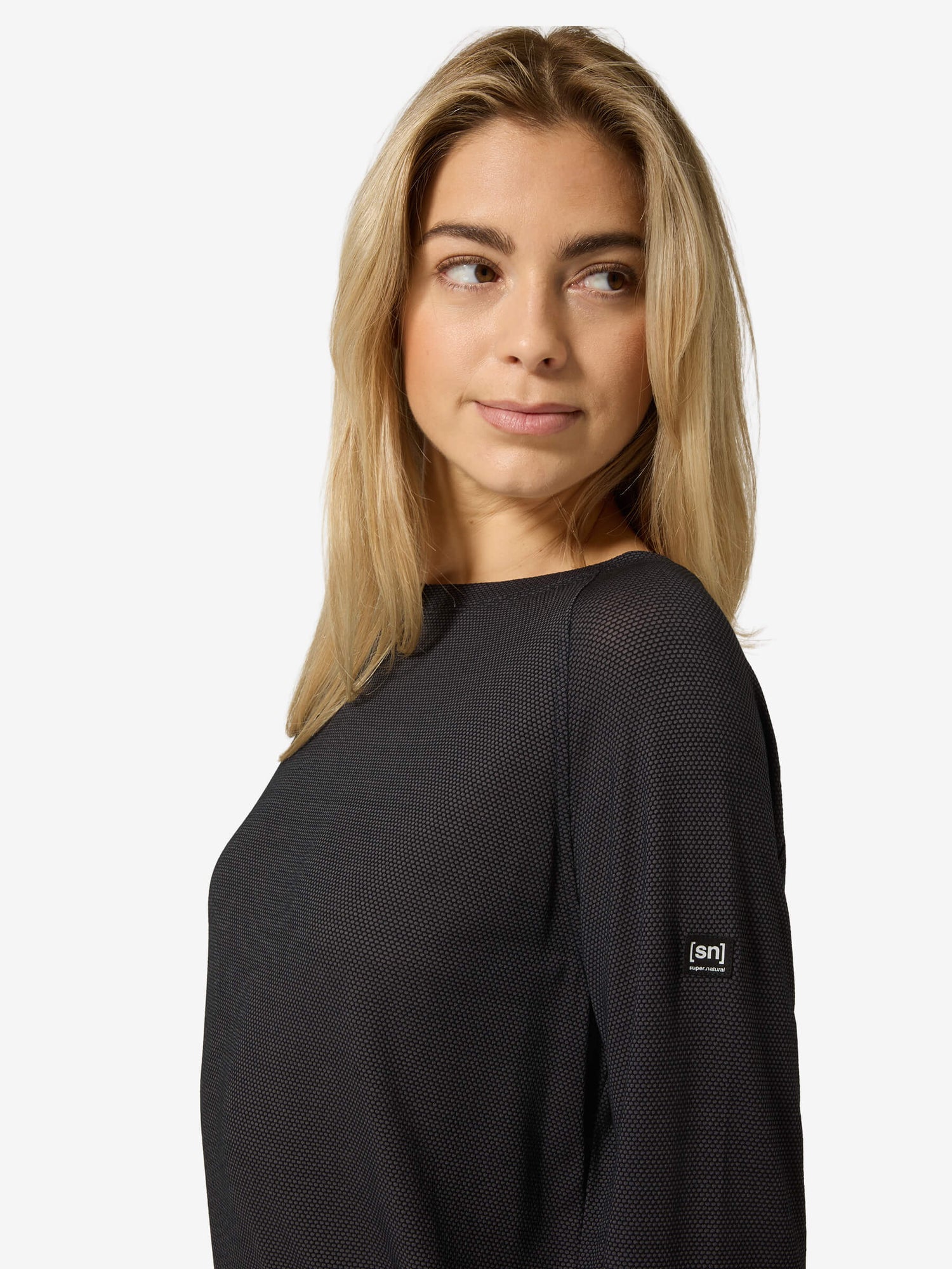 SUPER.NATURAL LEISURE AIR LS NAISTN PITKÄHIHAINEN PAITA