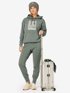 Naisten Snowdrops Hoodie merinohuppari, väri Eucalyptus/Various – mallin päällä